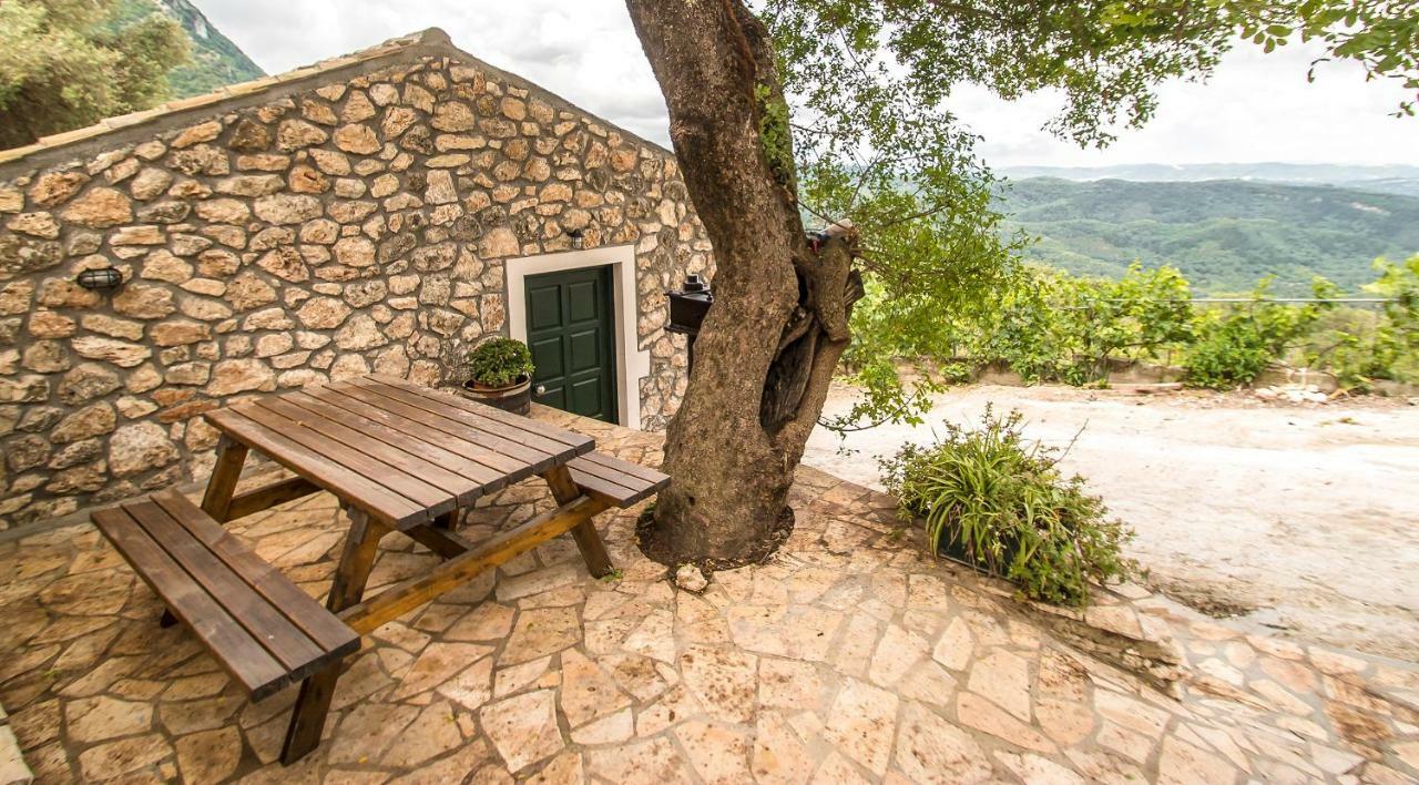 Gasthaus Castelli Olive Press Acharavi  Exterior foto