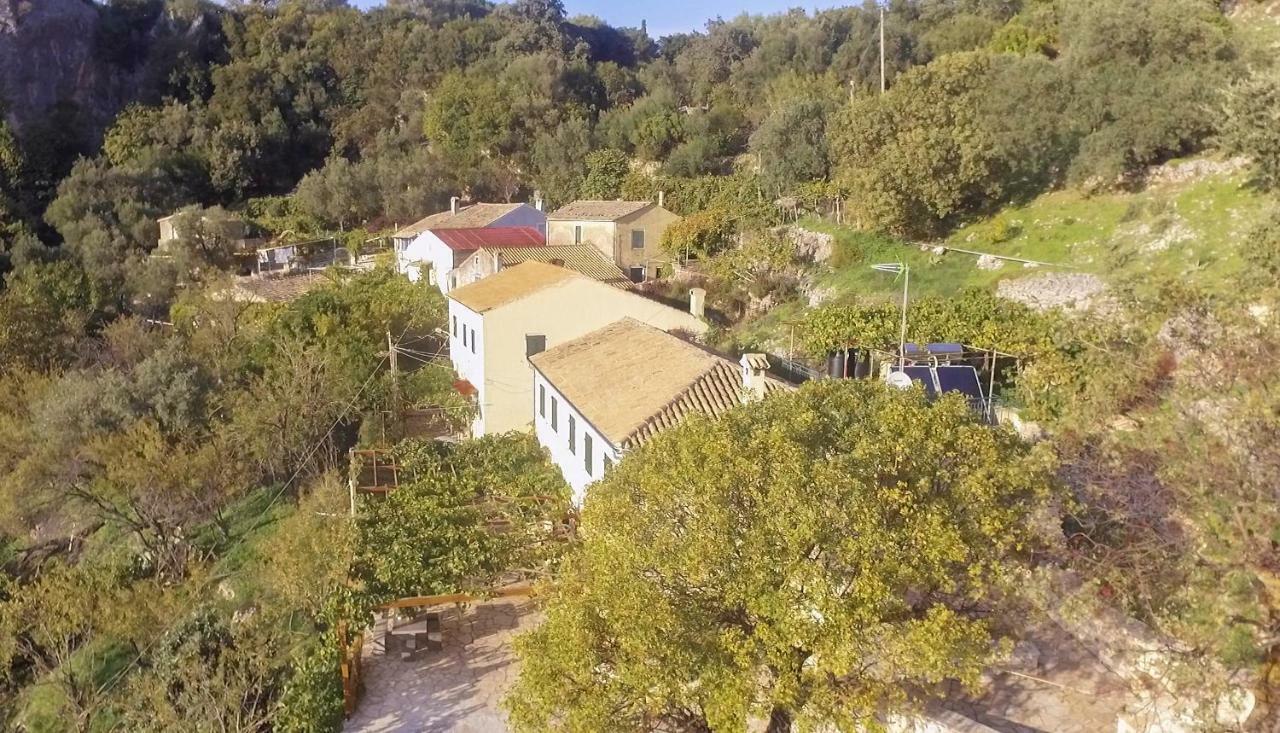 Gasthaus Castelli Olive Press Acharavi  Exterior foto